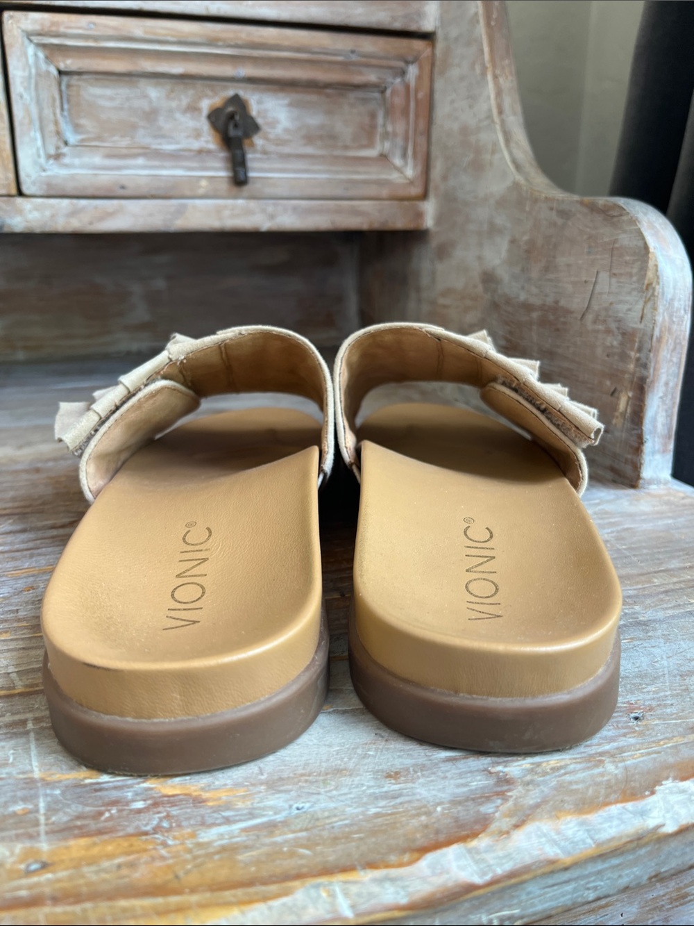 🤍 Vionic Roni Slides Size 8 Cream Suede Adjustable Velcro Strap - Picture 7 of 9